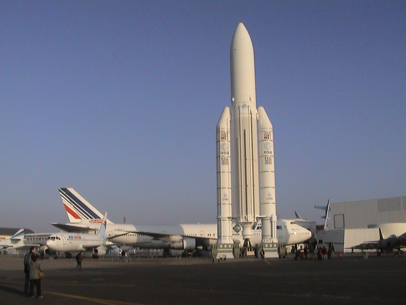 Photo 16 - Ariane et 747